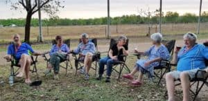 Women planning Gallivanting Oz Tour