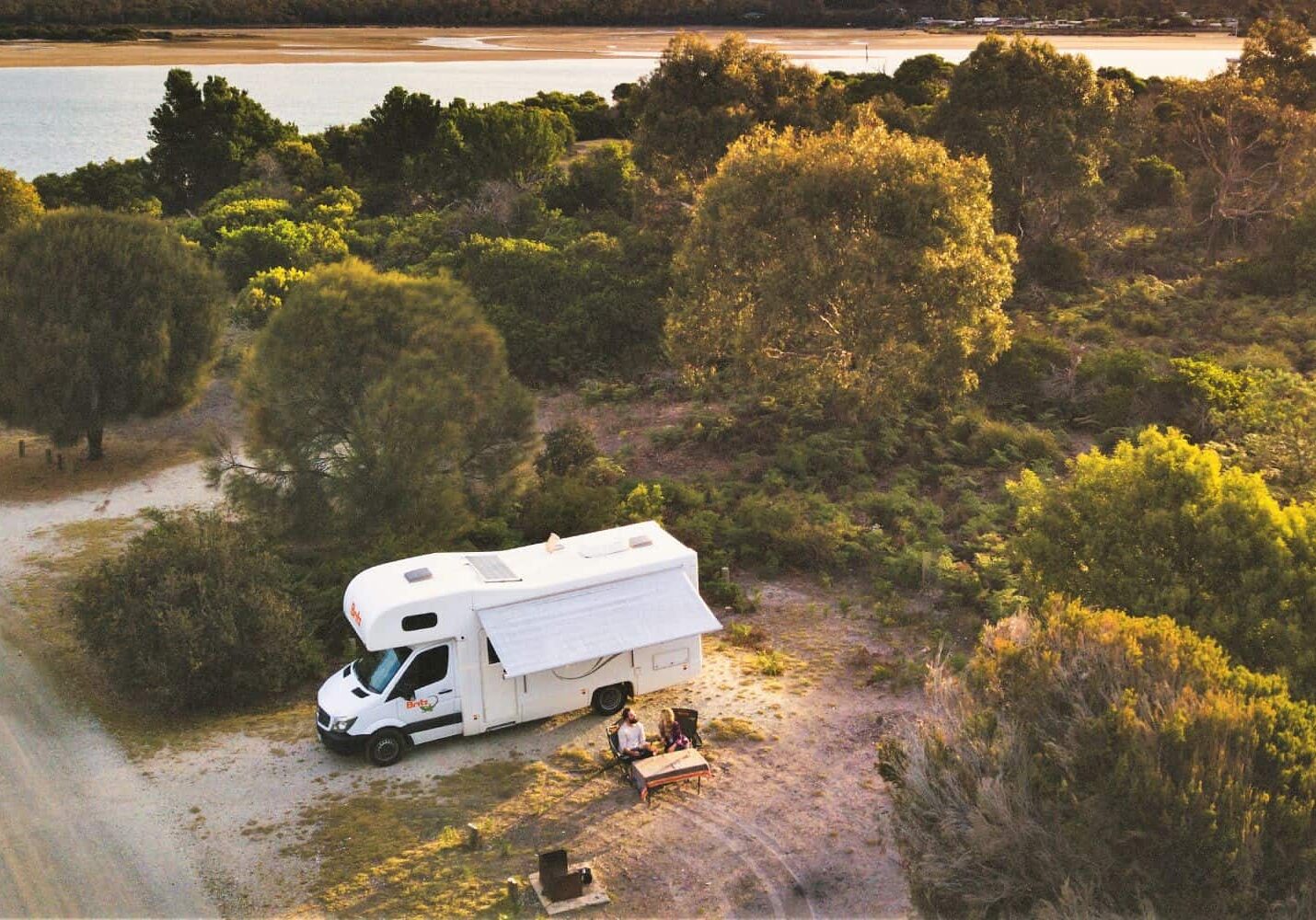 search-motorhome-hero-2